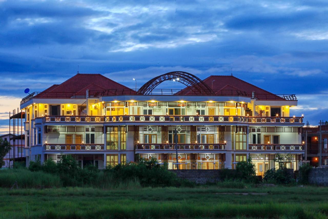 Five One Star Hotel Nyaung Shwe Kültér fotó
